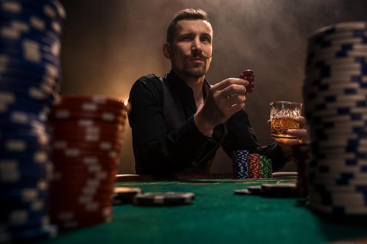 login royaltoto mobile app showing live-dealer table selection on Android and iOS